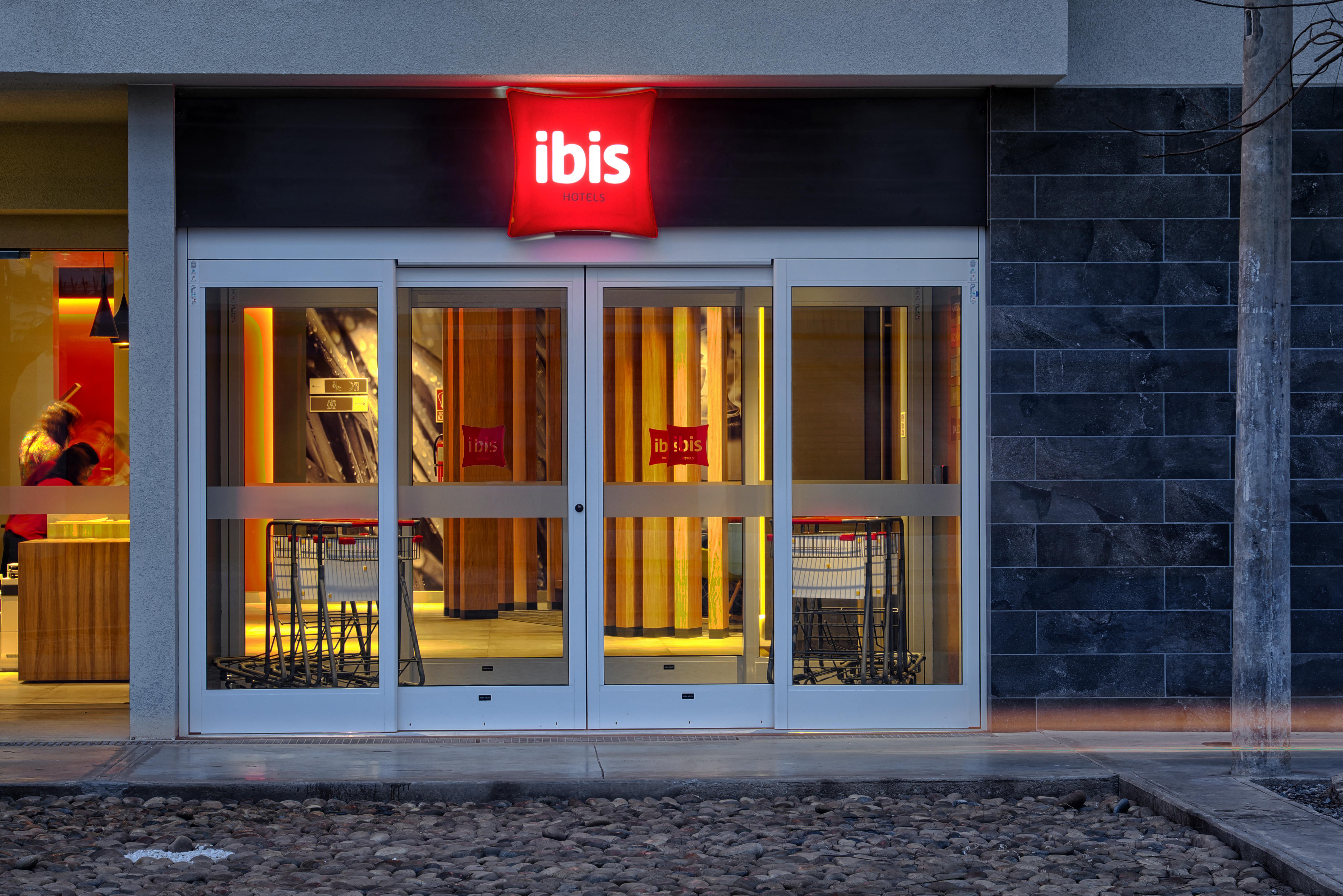 Hotel Ibis Trujillo Exteriér fotografie